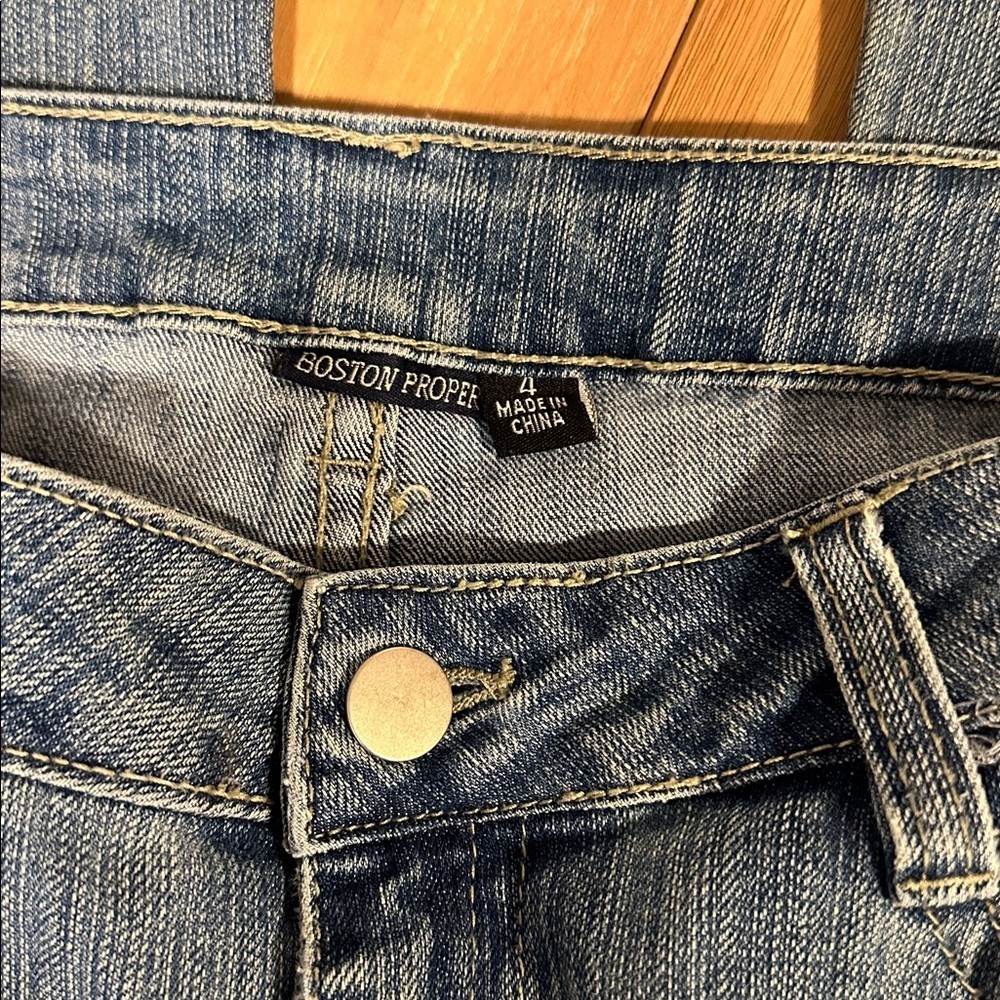 Vintage Boston Proper size 4 Blue Flare Jeans with White Embroidery Sequins - Picture 5 of 7